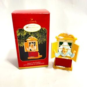 Hallmark 1997 Collector’s Club Keepsake Ornament Away to the Window